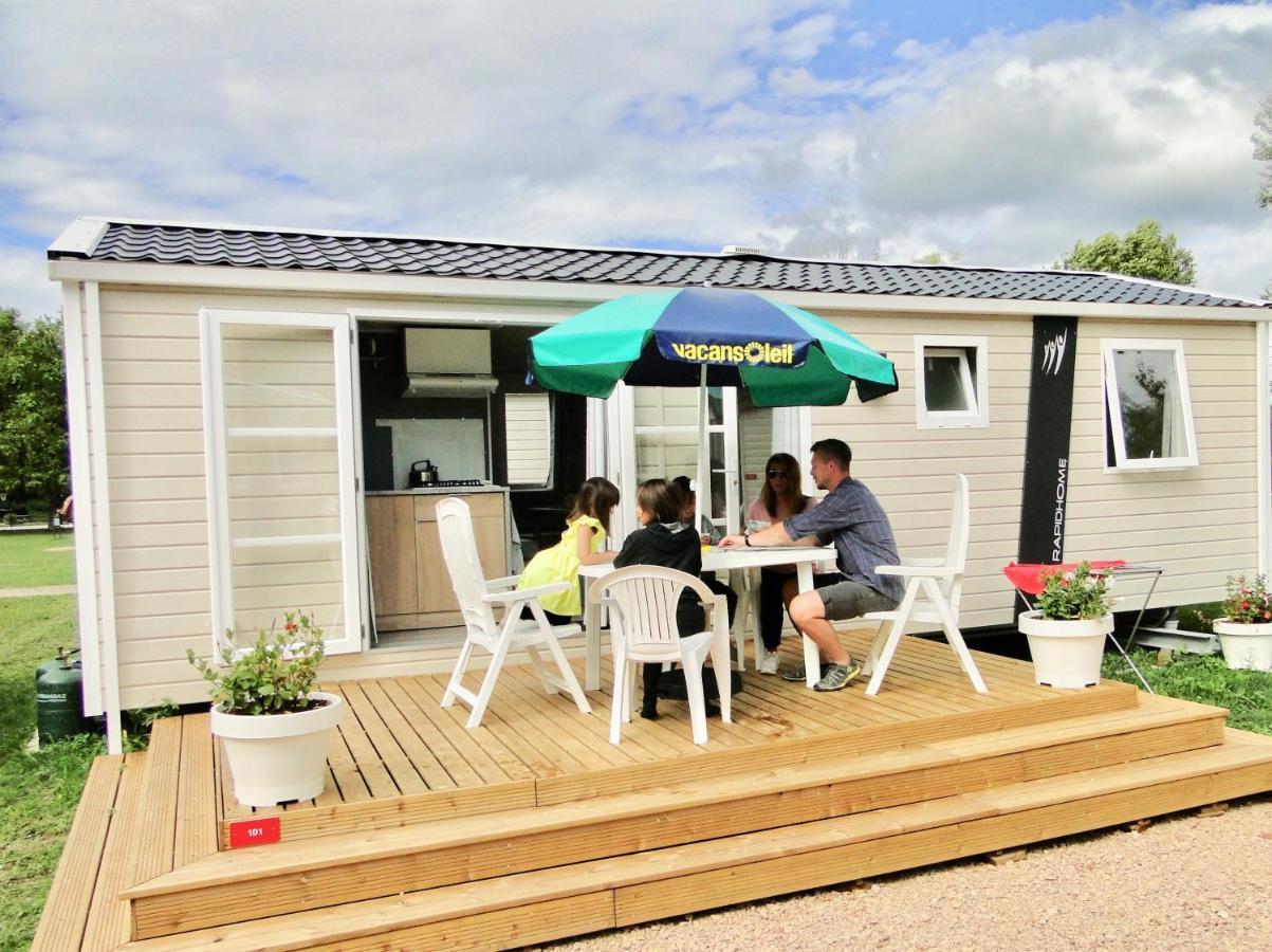 Camping Aux Rives Du Soleil Pont-de-Vaux Exterior photo