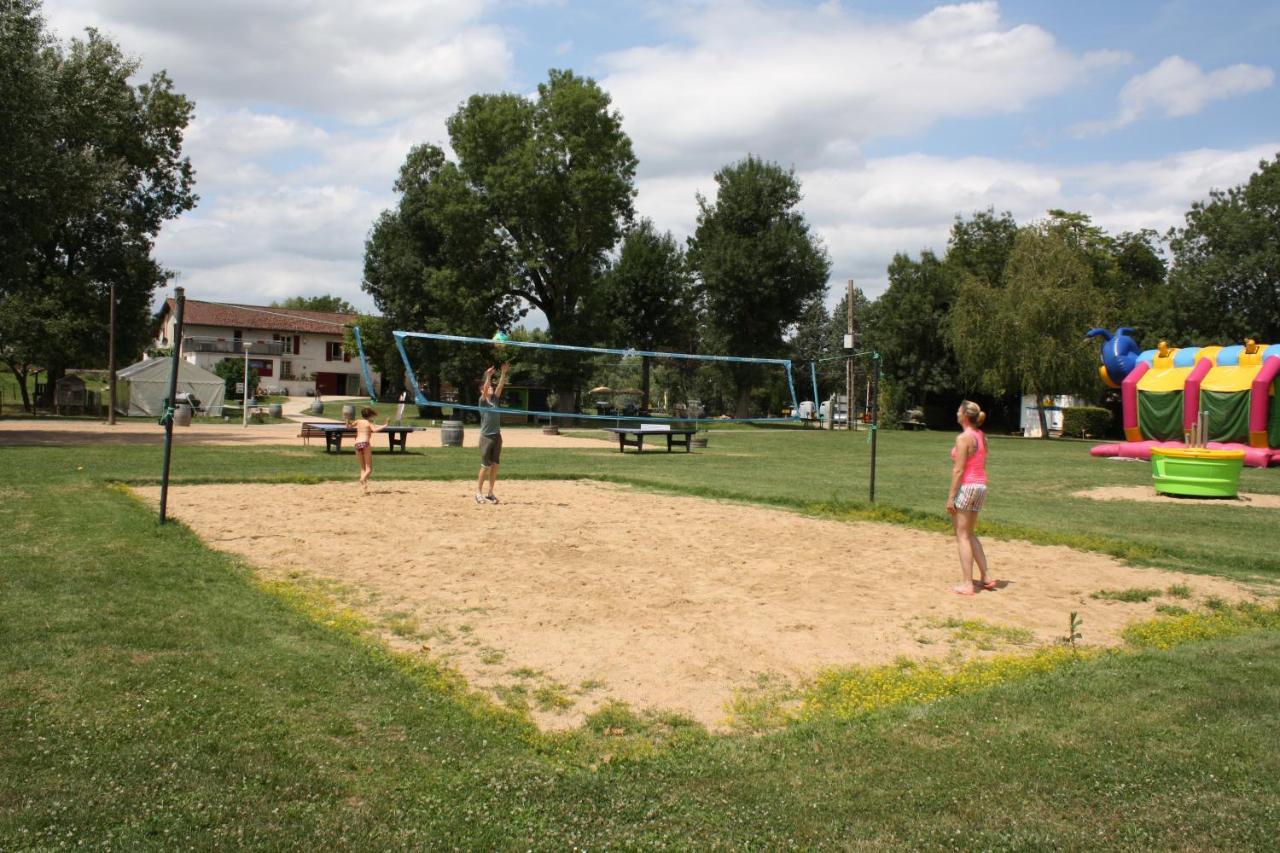 Camping Aux Rives Du Soleil Pont-de-Vaux Exterior photo