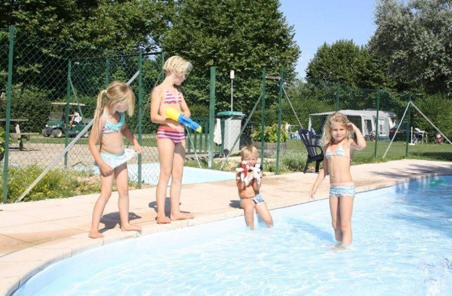 Camping Aux Rives Du Soleil Pont-de-Vaux Exterior photo