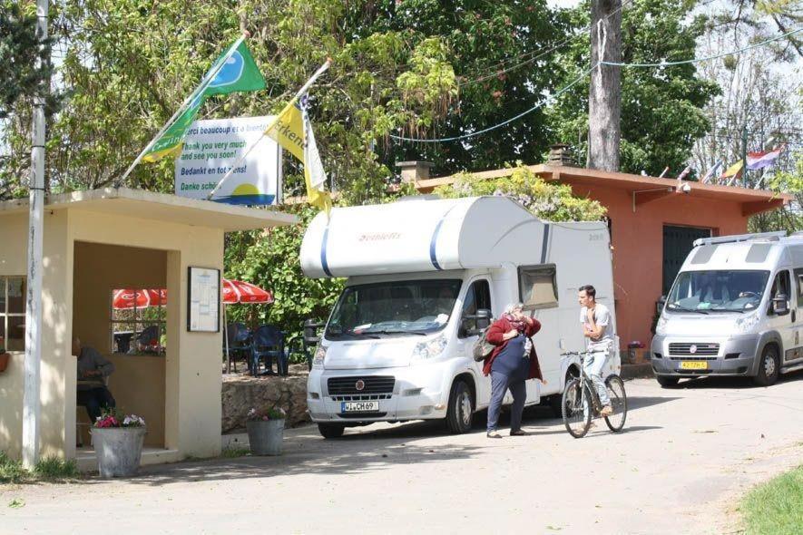 Camping Aux Rives Du Soleil Pont-de-Vaux Exterior photo