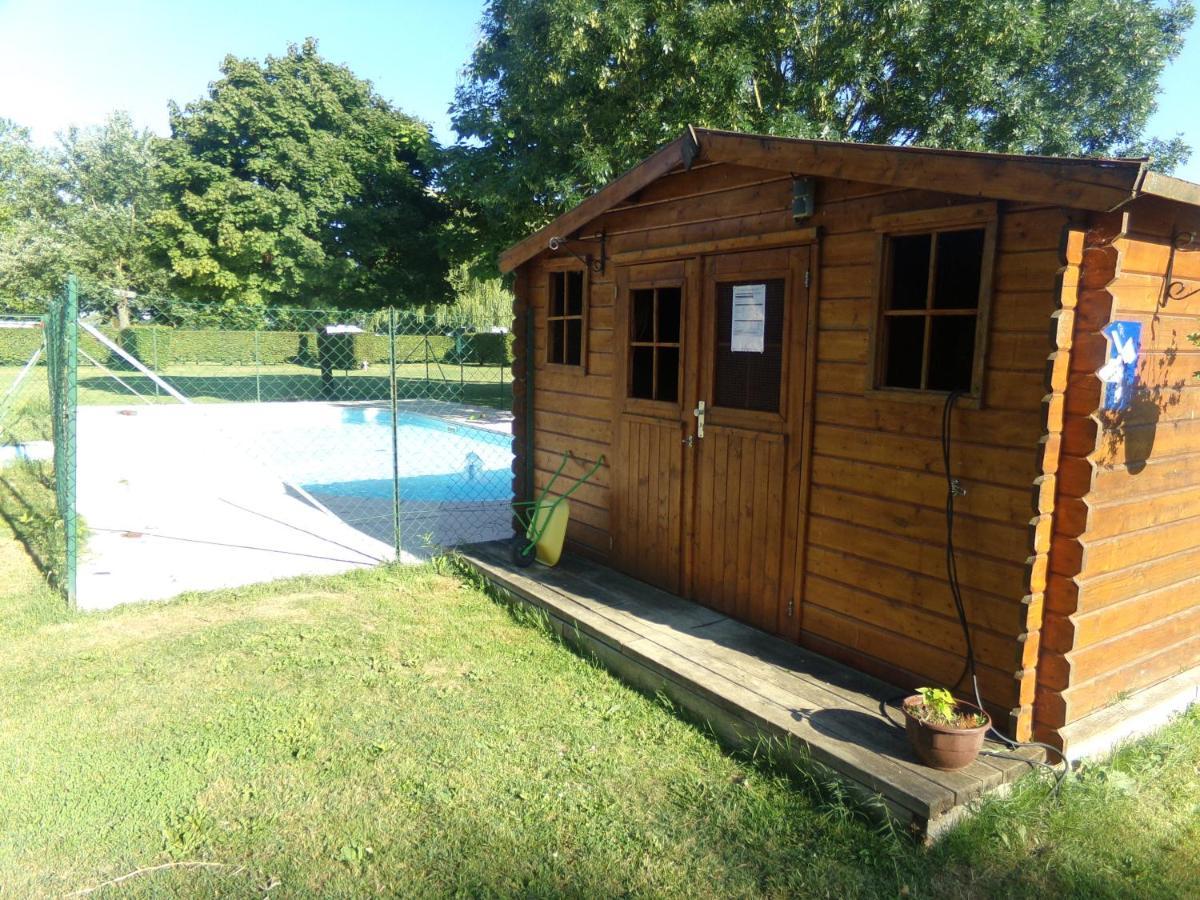 Camping Aux Rives Du Soleil Pont-de-Vaux Exterior photo